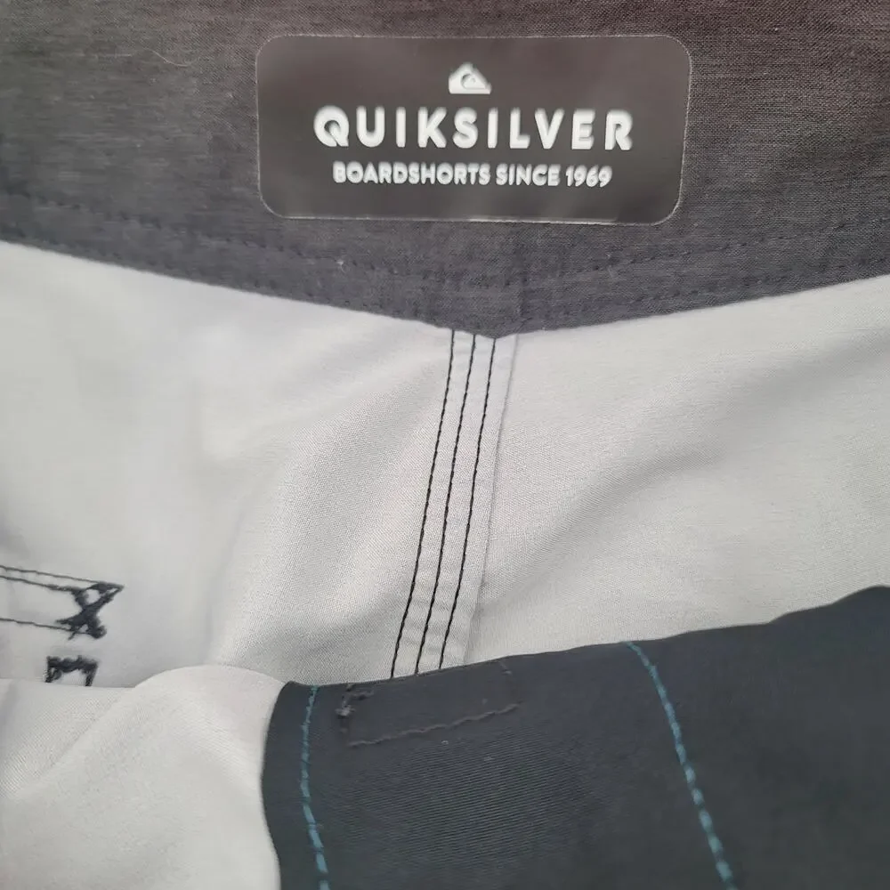 Quiksilver Men's Swim Boardshorts Size 30